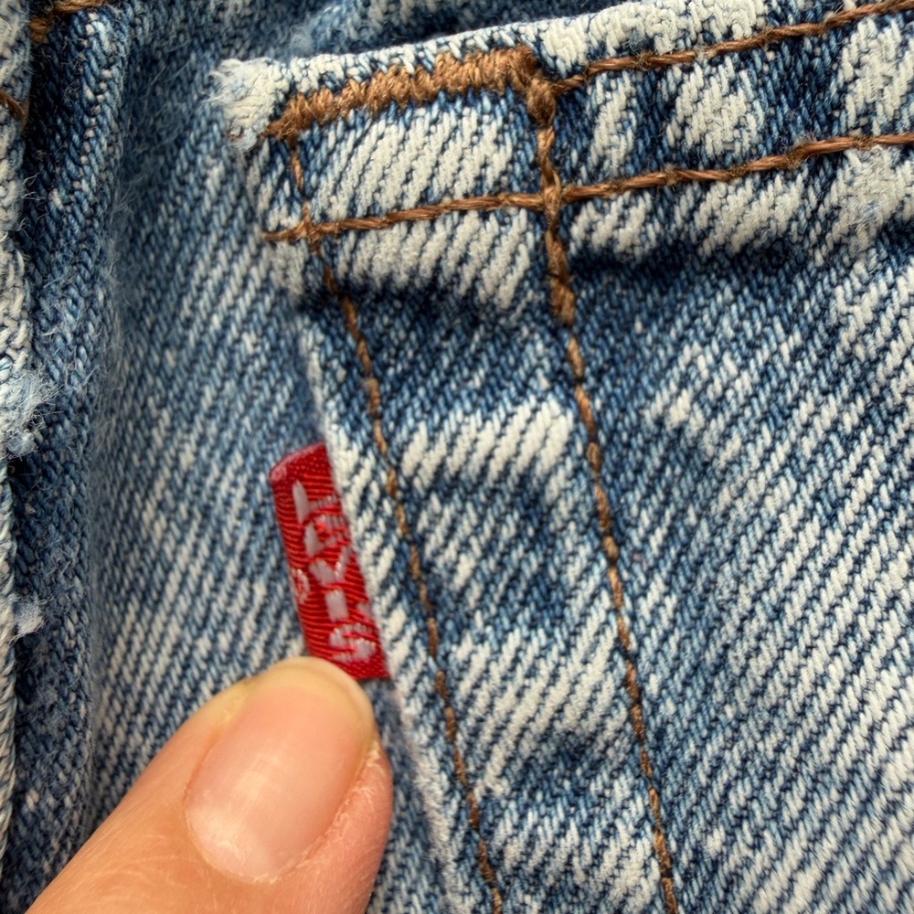 Vintage Levi’s USA Light Wash Distressed Acid Wash - Picture 10 of 16